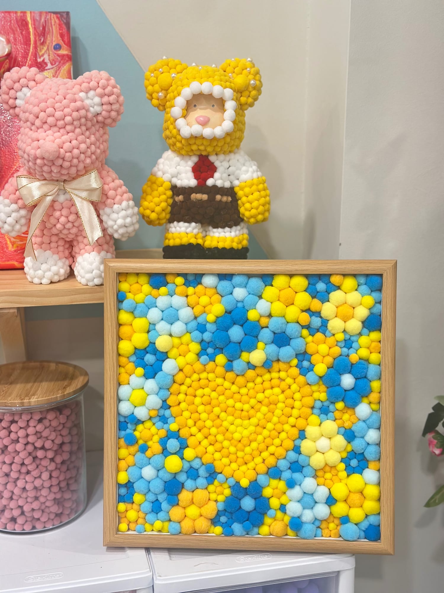 Pompom ball art